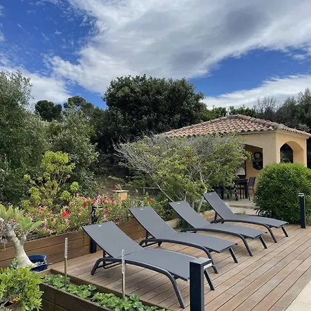 Avec Piscine A Quelques Minutes De La *