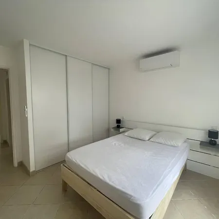 Avec Piscine à Quelques Minutes De La Lumio (Corsica)