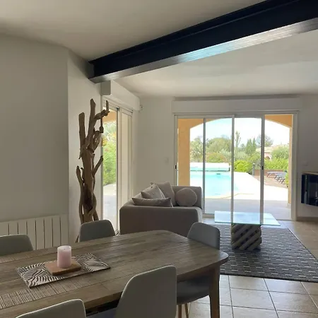 Villa Avec Piscine à Quelques Minutes De La