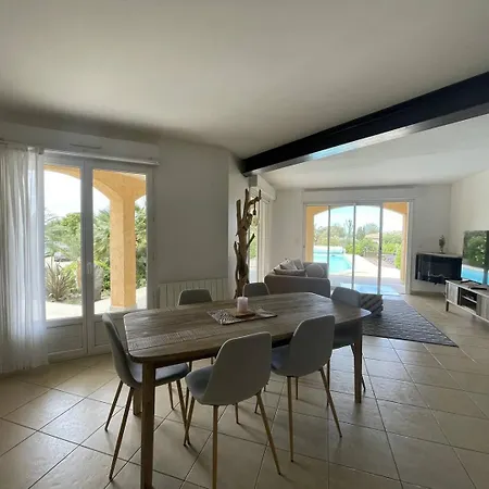 Avec Piscine à Quelques Minutes De La