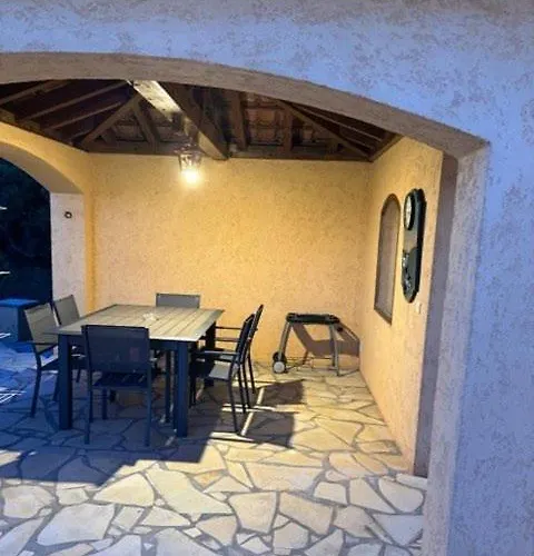 Avec Piscine A Quelques Minutes De La