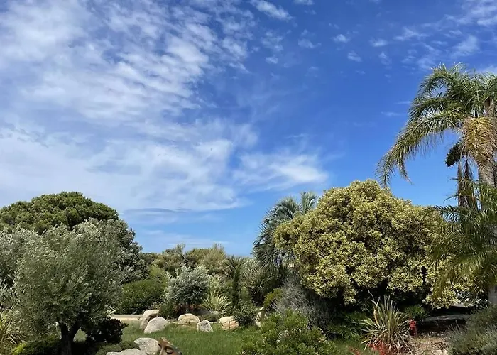 Villa Avec Piscine A Quelques Minutes De La